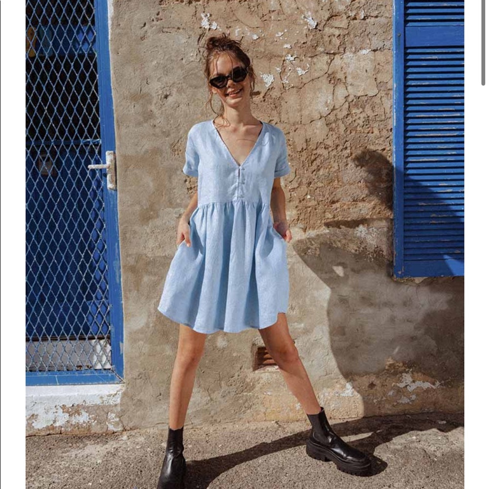 ROVE SUNCHASER DRESS - sky blue linen, never worn size XS